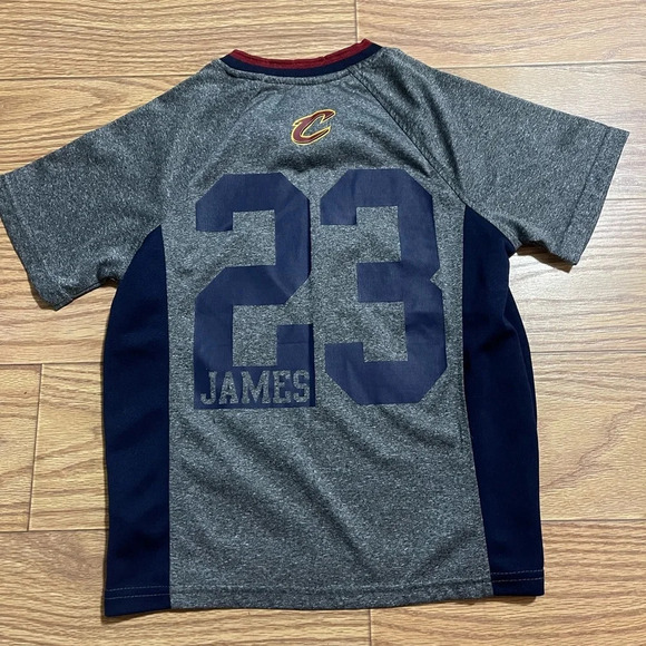 Cleveland Cavaliers Youth Shirt Small - Picture 4 of 4